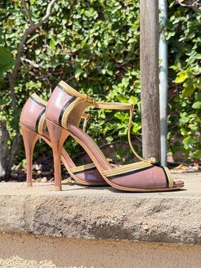 Prada Vernice patent leather Y2K heels